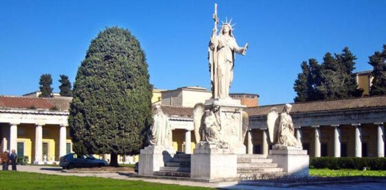 Commemorazione Dei Defunti A Napoli Servizio Bus Anm Per I Cimiteri