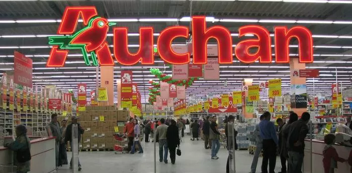 Time of crisis also for Auchan: risks for three hypermarkets
