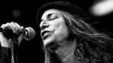 Patti Smith in concerto alla Basilica di San Giovanni Maggiore