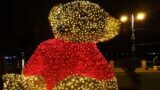 Accese le luci d'artista nel Villaggio di Natale di Bacoli, da Winnie the Pooh all'enorme albero