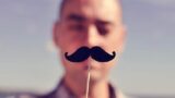 Movember, l'evento mondiale a Napoli con Silent Disco e il Re della griglia