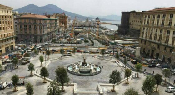 In Naples In Piazza Municipio A Napoli: Sfilata In Abiti D'epoca E ...