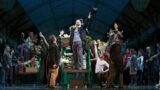 Flash Mob a Piazza Plebiscito per lo spettacolo My Fair Lady del Teatro San Carlo a Napoli