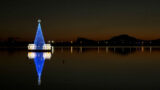 Albero di Natale 2018 galleggiante a Bacoli: un’esperienza incredibile sul Lago di Miseno