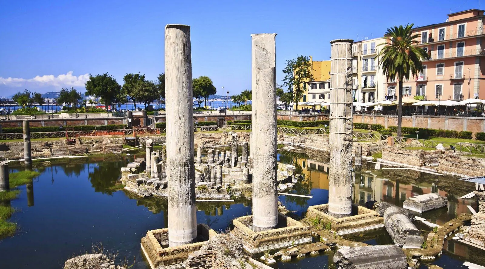 Tempio di Serapide, il Macellum