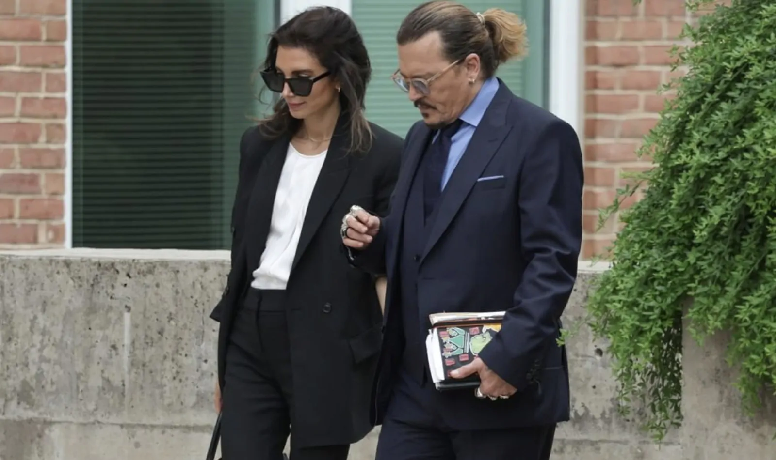 Johnny Depp tem uma nova namorada: sua advogada Joelle Rich