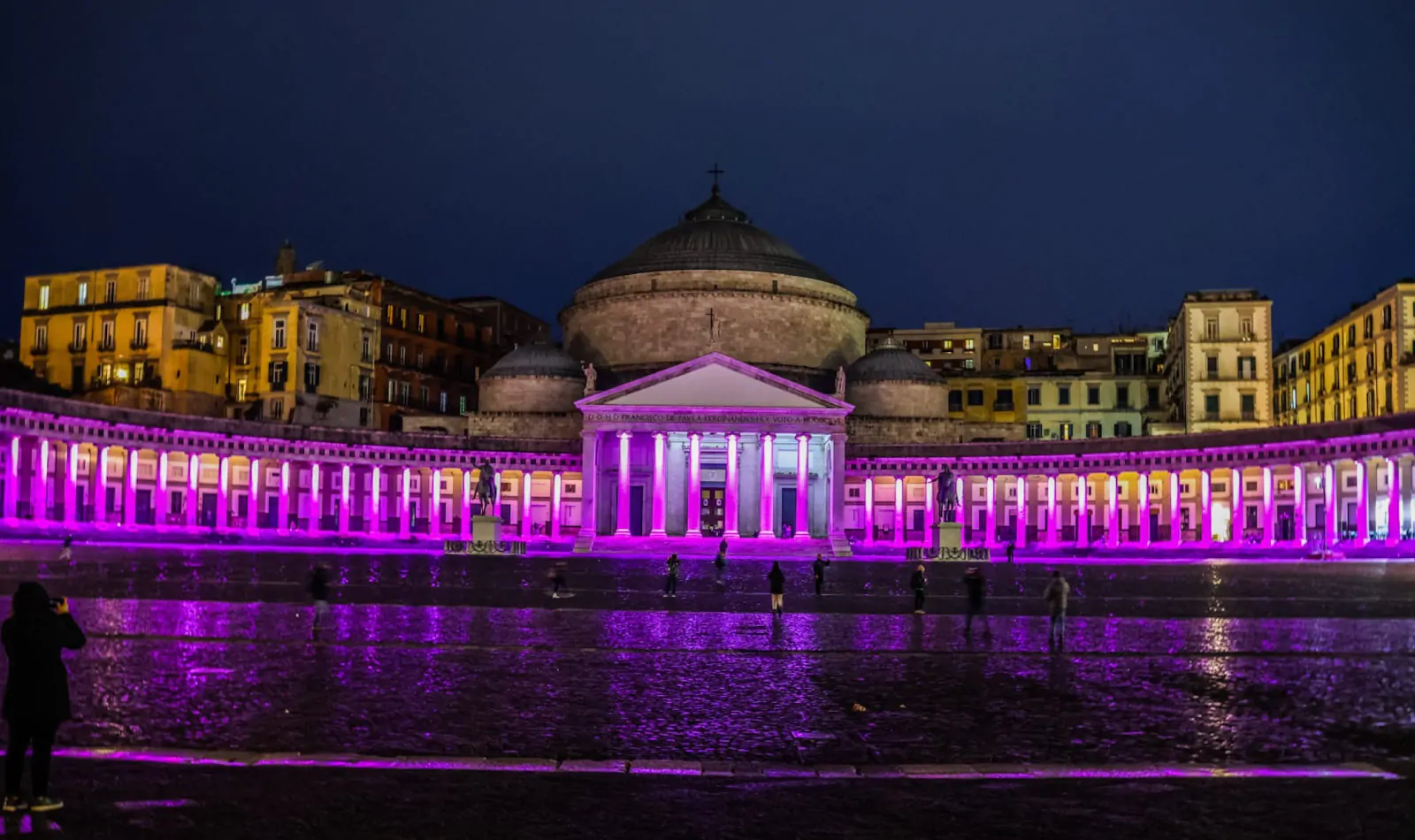 piazza del plebiscito rosa