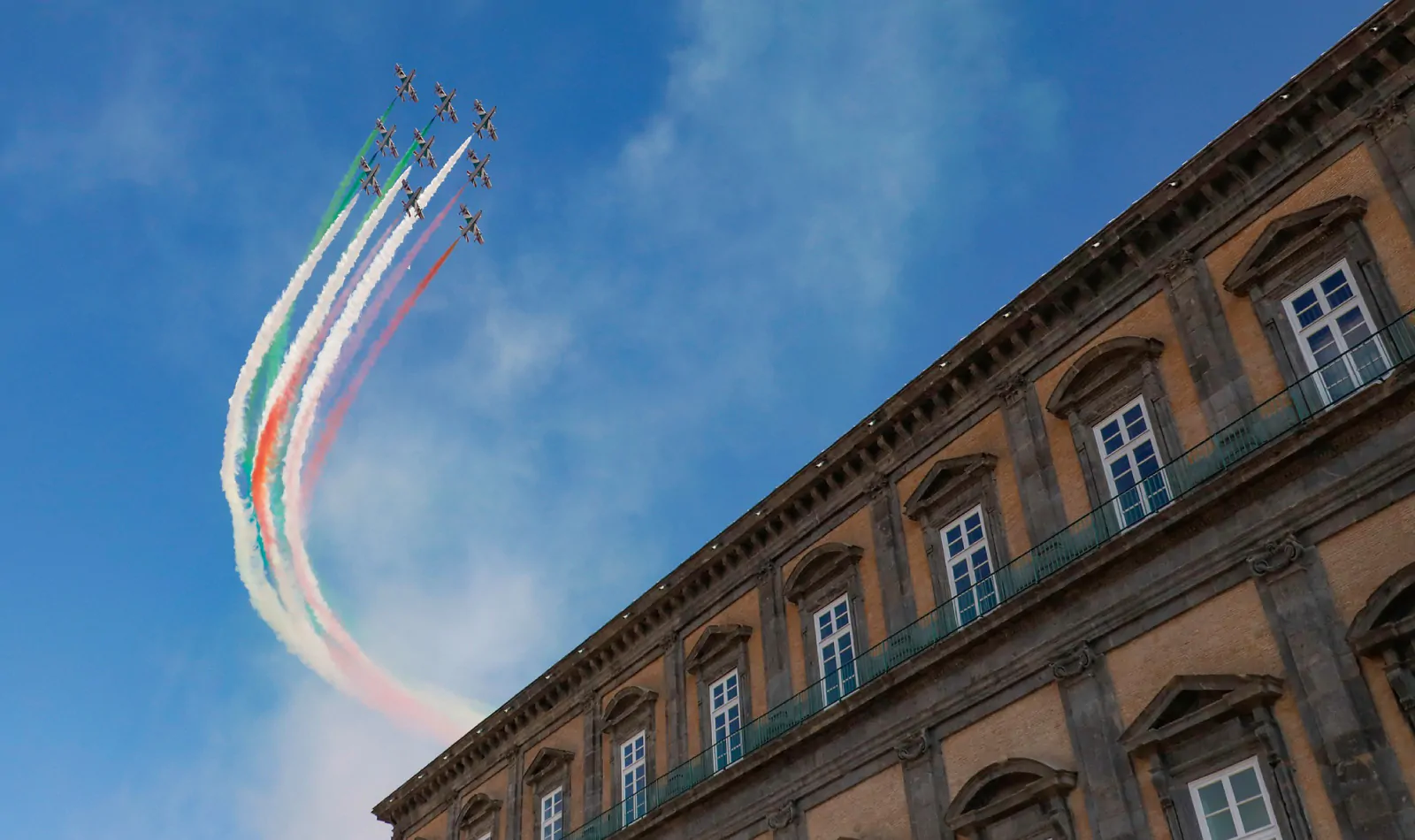 Frecce Tricolori in Naples in Piazza del Plebiscito for the