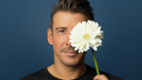 Francesco Gabbani su Rai 1 con Ci vuole un fiore. Quando inizia