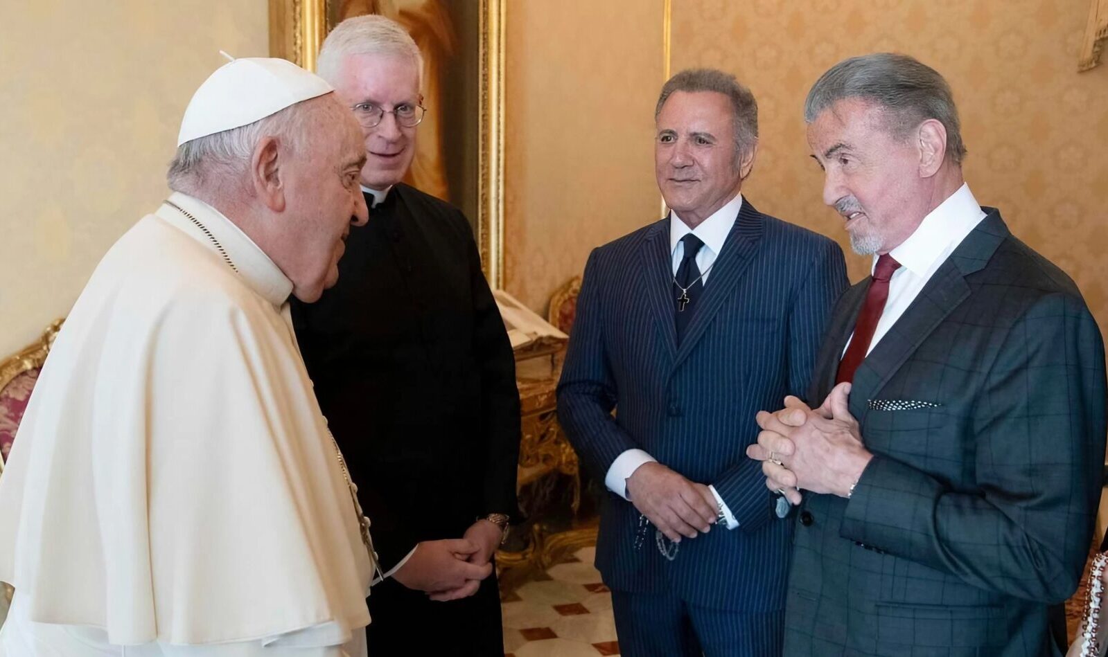 Papa Francesco Riceve Sylvester Stallone Cresciuti Con I Suoi Film