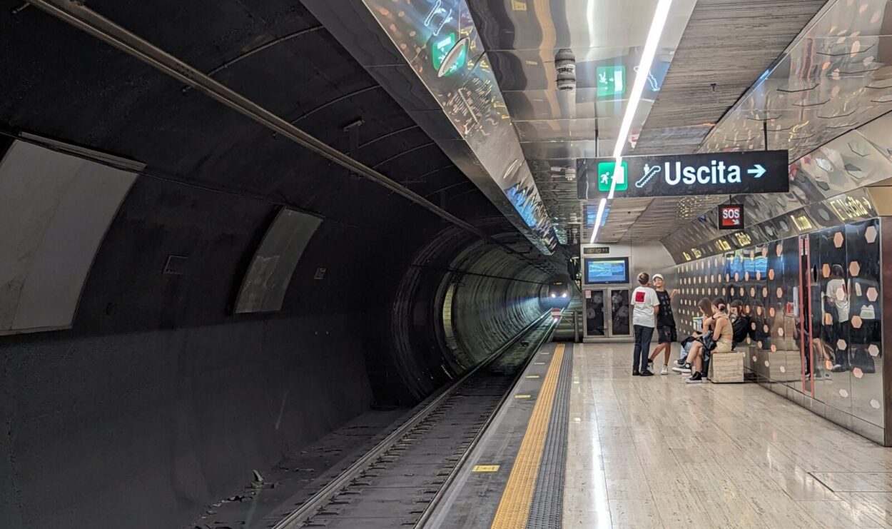 Napoli Sciopero Dicembre Orari Metro Linea Bus Funicolari