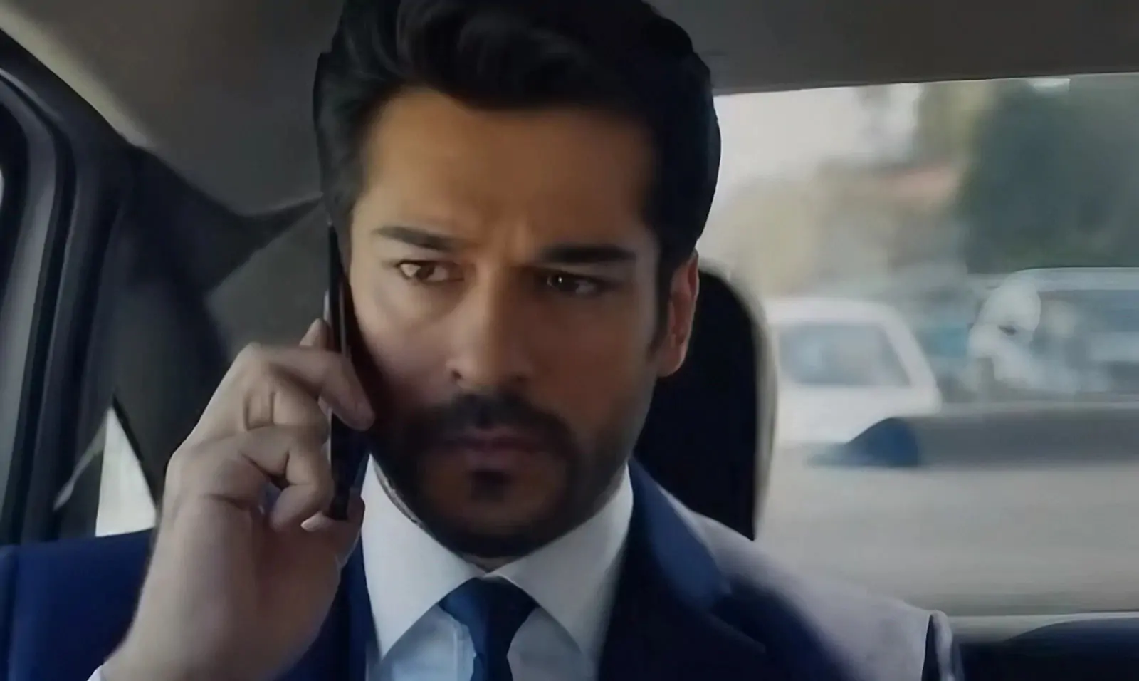 Kemal al telefono in Endless Love